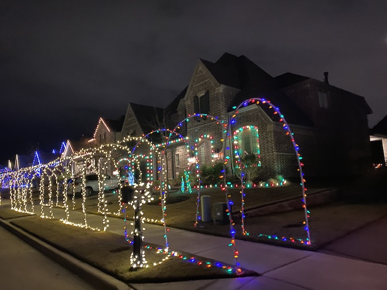 Holiday lights at Prosper by Neighborhood community Unijou