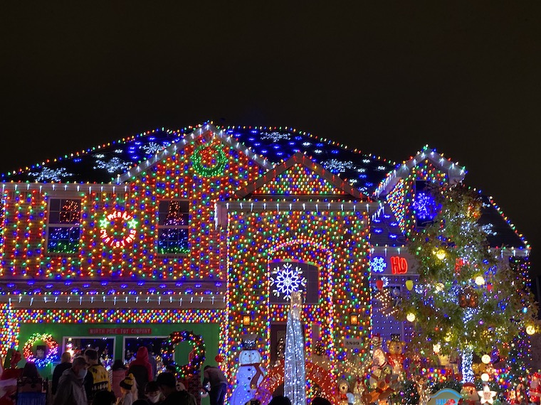 Christmas Lights By HomeOwner in Dallas,