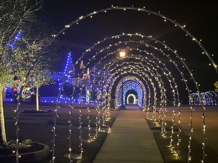 Holiday lights at Prosper by Neighborhood community Unijou